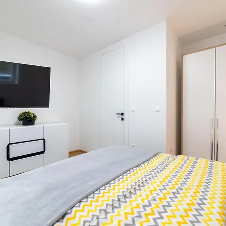 Center Gorusa Design