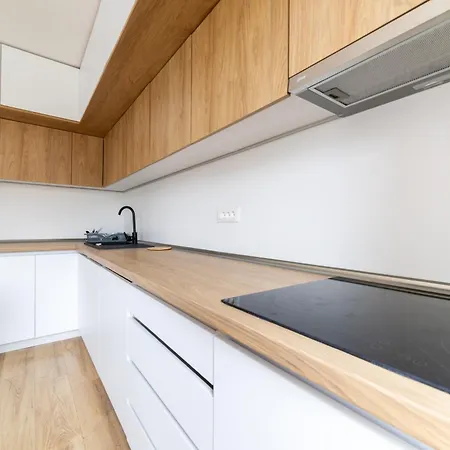 Center Gorusa Design